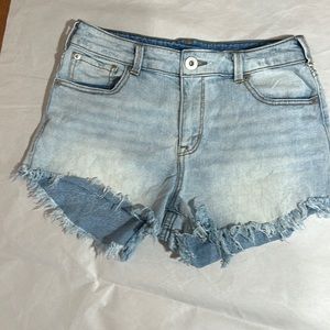 INC INTERNATIONAL CONCEPT DENIM CUT OFF HIGH RISE SHORTS IN SIZE 4/27
